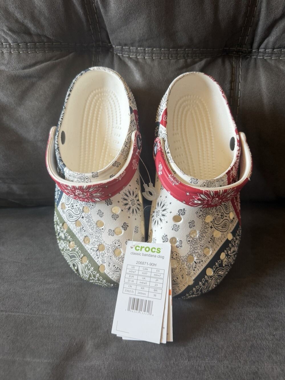 Crocs Classic Bandana Printed Clog Womens 7 /Mens 5 Americana Red White Blue NEW